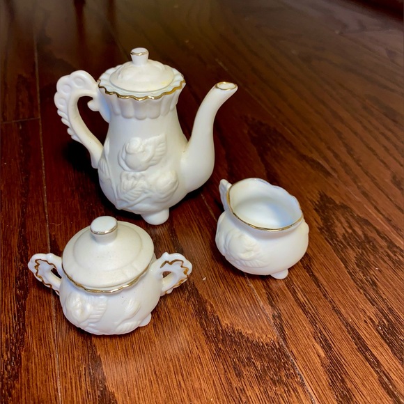 Miniature Tea Pot With Sugar & Creamer white embellished in golden 3.5” - Picture 2 of 13